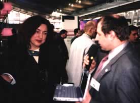 Monika Griefahn bei der UMTS-Pr&auml;sentation am Stand der Deutschen Telekom AG