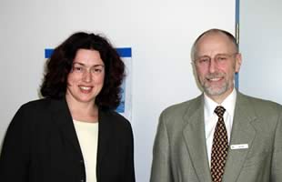 Monika Griefahn MdB und der Leiter des Winsener Arbeitsamtes Gert Hansen