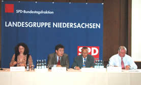 Monika Griefahn MdB, Parl. Staatssekret&auml;r Dr. Ditmar Staffelt, Kreishandwerksmeister Klaus J&uuml;rgen Geselle, Kurt Palis MdB