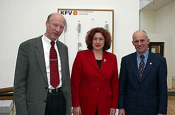 Volker Meyer (links) und Peter Wesseloh (rechts) hatten die Bundestagsabgeordnete Monika Griefahn zum Gespr&auml;ch eingeladen.