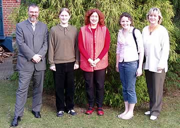 Das Foto zeigt (v.l.n.r.): Theo Dahlheimer, John David Matters, Monika Griefahn, Ashley Beek und B&auml;rbel Behneke