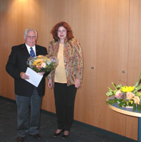 Die Bundestagsabgeordnete Monika Griefahn (rechts) informierte die NGG-Senioren &uuml;ber die &Auml;nderungen bei den Sozialsystemen. Neben ihr Horst Heller, der Vorsitzende der Seniorengruppe, sowie Ingrid Heller.