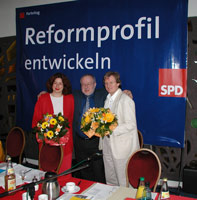 Wiedergew&auml;hlt: SPD-UB-Vorsitzender Klaus-Dieter Feindt (Mitte) und seine beiden Stellvertreter Monika Griefahn MdB und Uwe Harden MdL